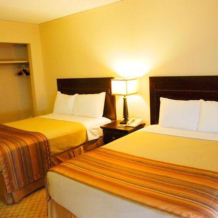 Airport Traveller'S Inn Калґарі Номер фото