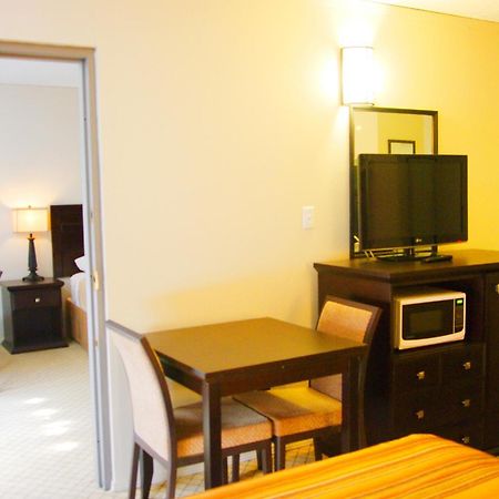 Airport Traveller'S Inn Калґарі Номер фото