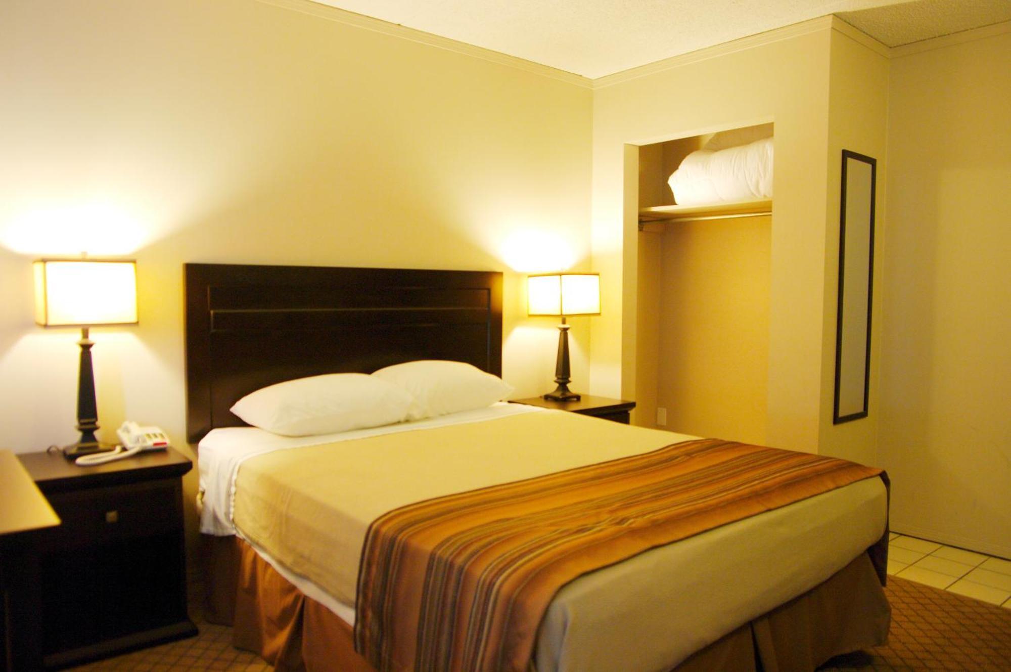 Airport Traveller'S Inn Калґарі Номер фото