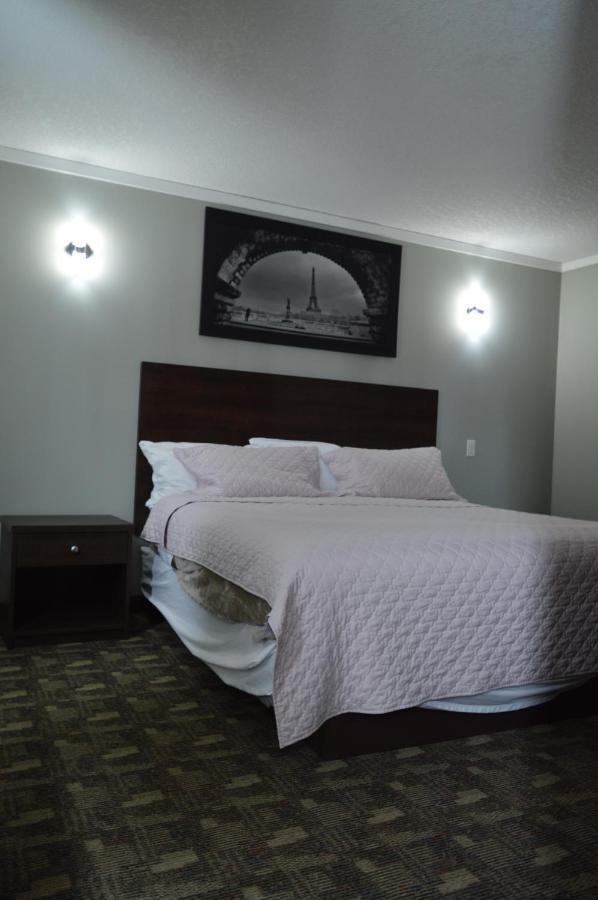Airport Traveller'S Inn Калґарі Екстер'єр фото
